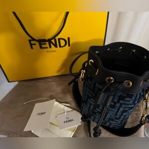 Mon Tresor
Dark blue FF chenille mini-bag